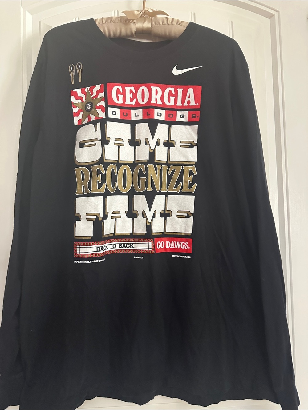 Nike Black Georgia Bulldogs Graphic Long Sleeve Tee with Red & Gold Accents XL